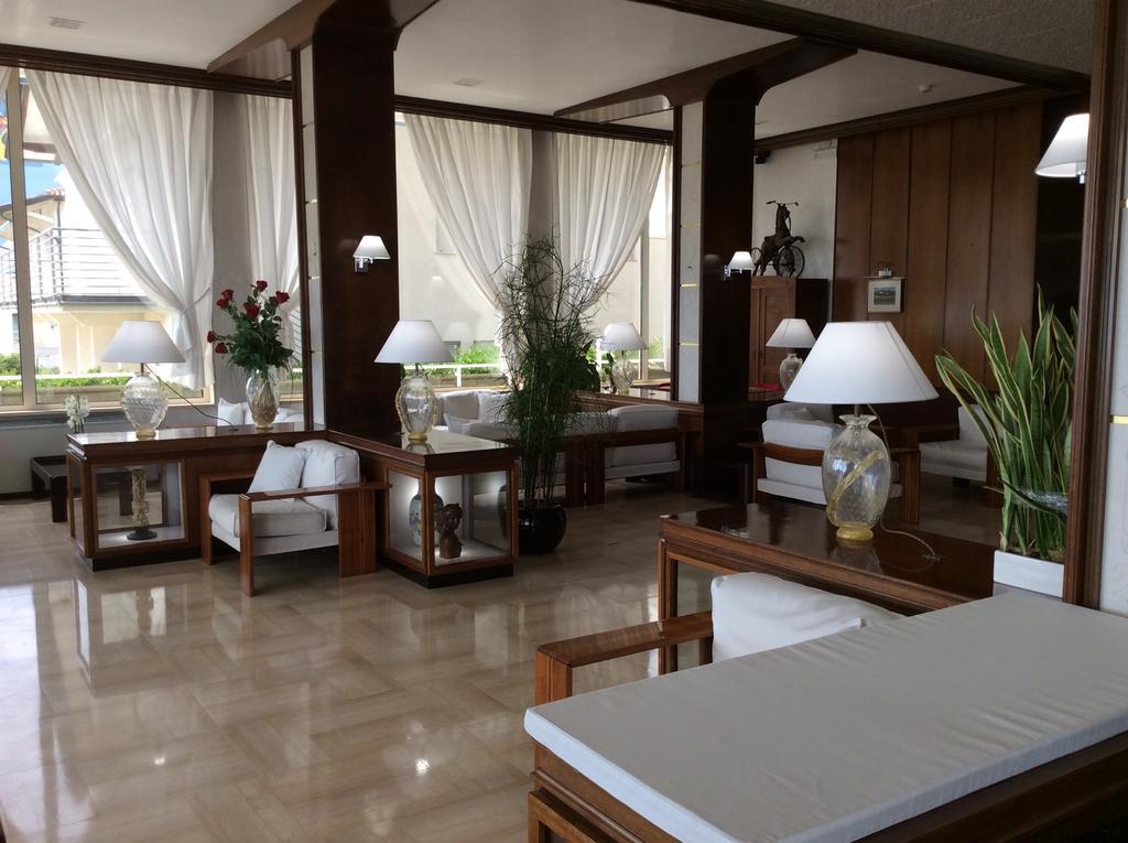 Hotel Universo ليدو دي يسولو المظهر الخارجي الصورة